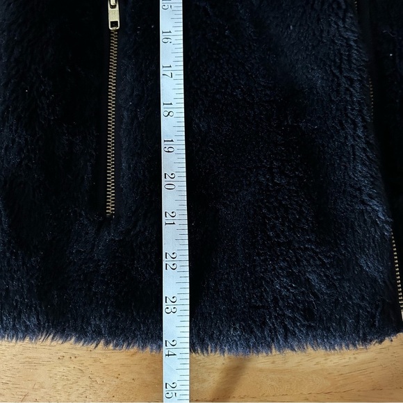 J. CREW Faux Fur Zippered Vest - Picture 10 of 10
